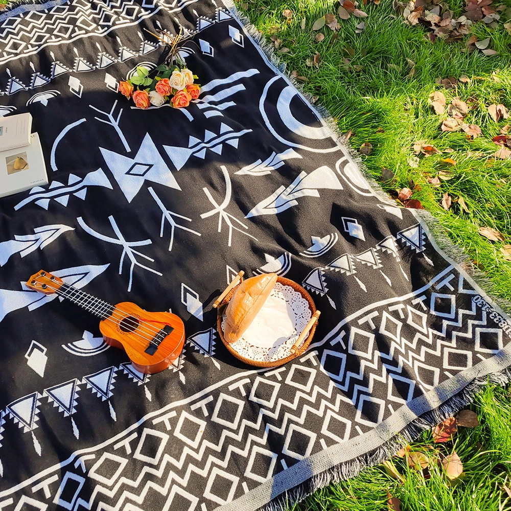 Bohemian Tassel Picnic Blanket, Boho Geometric Woven Throw Blanket for Outdoor Camping, Beach, Sofa Decor